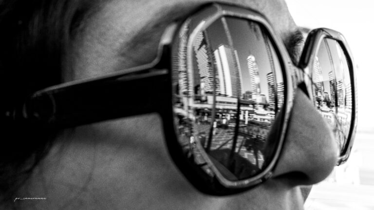 Photo by Peter Varnay