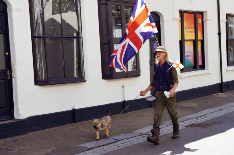 Photo by Simon Frost