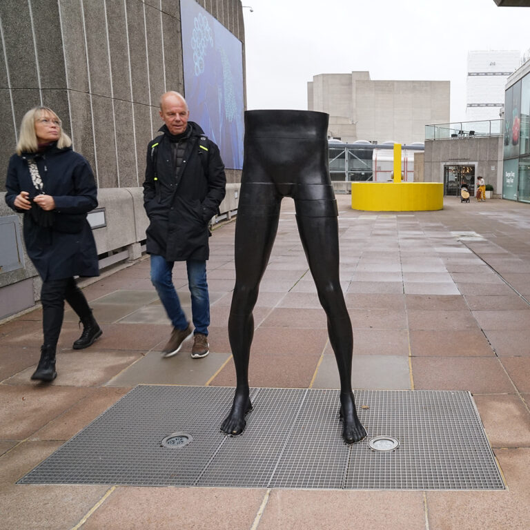 Photo by Franck Toto