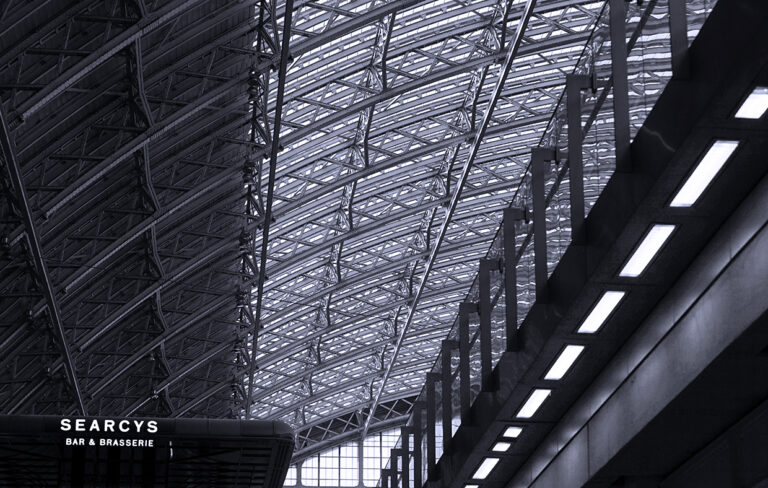 Photo by Franck Toto