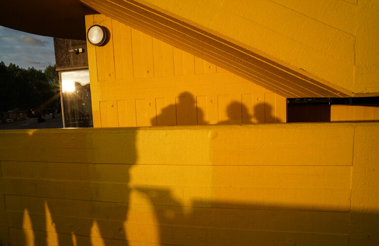 Photo by Franck Toto