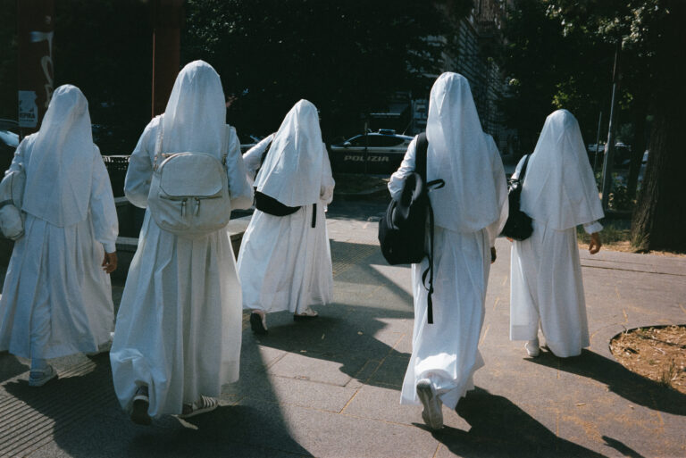 Photo by Alexander Vinnik
