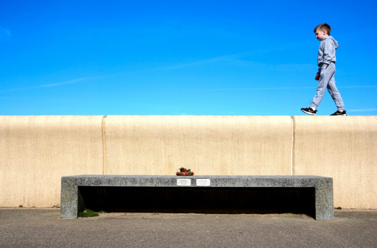 Street photo in Morecambe, United Kingdom by Chris Bennett