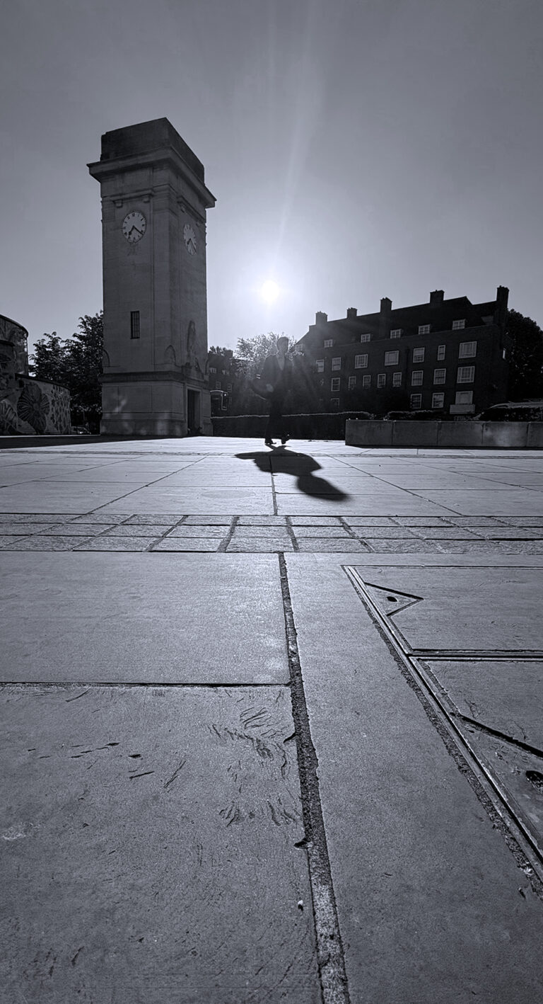 Photo by Franck Toto