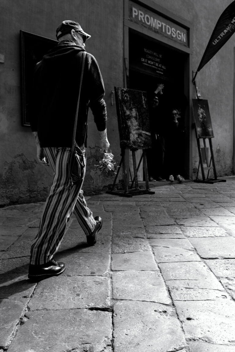 Street photo in Volterra, Italy by Thomas Bassetti