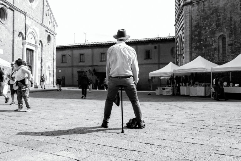 Street photo in Volterra, Italy by Thomas Bassetti