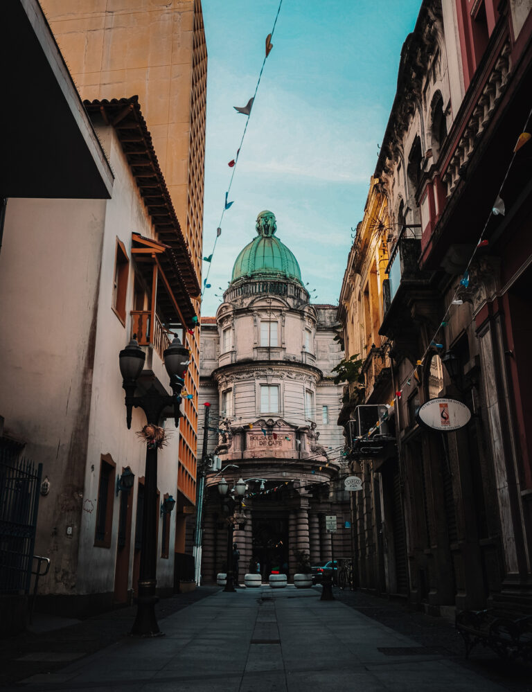 Photo by Lucca Flores