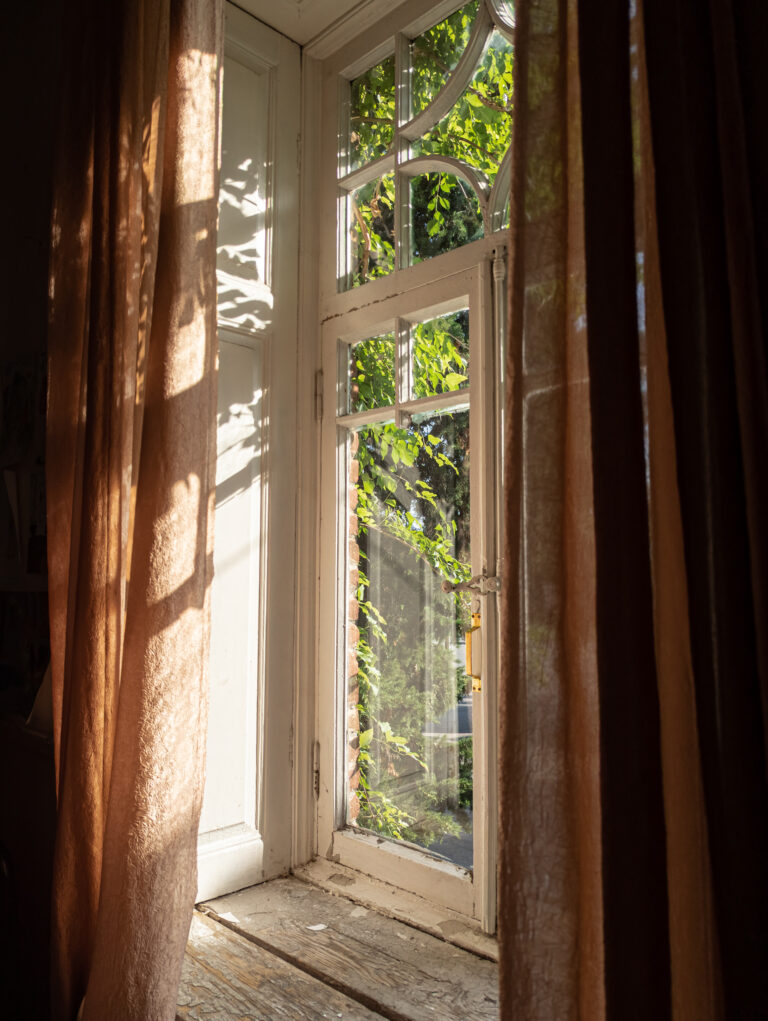 Photo by Luka Chonkadze