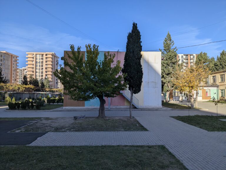 Photo by Luka Chonkadze