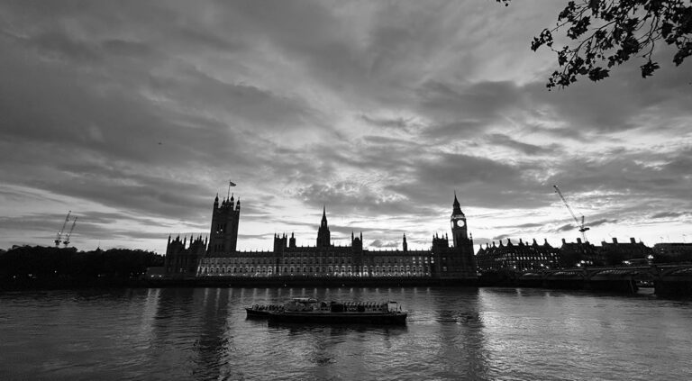 Photo by Franck Toto