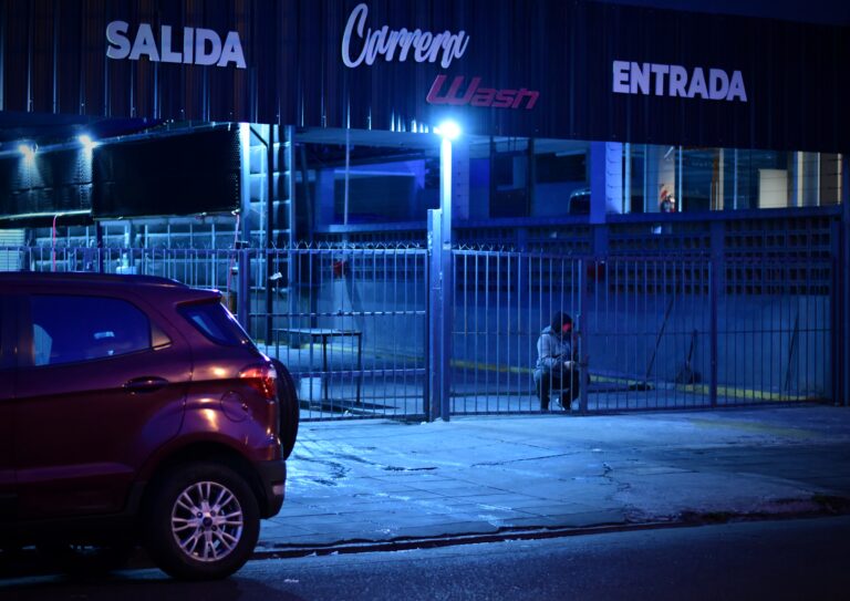 Street photo in Villa Ballester, Argentina by Rodrigo Marcotich