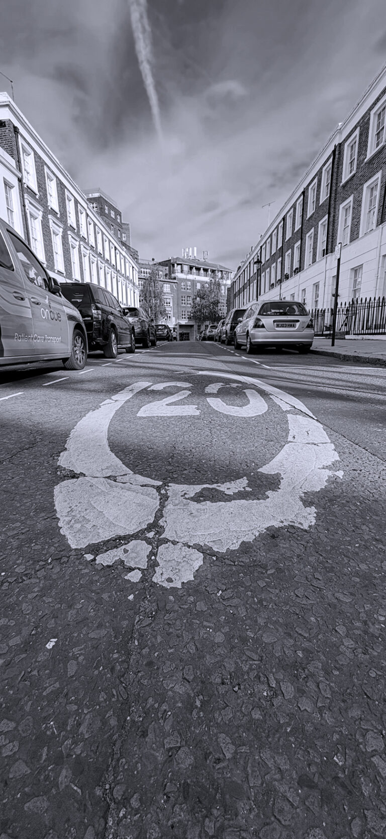 Photo by Franck Toto