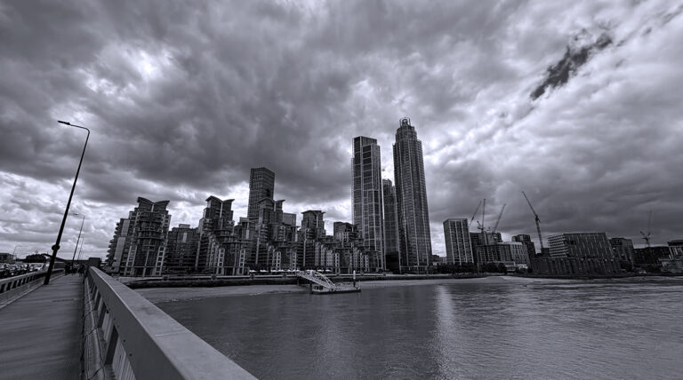 Photo by Franck Toto