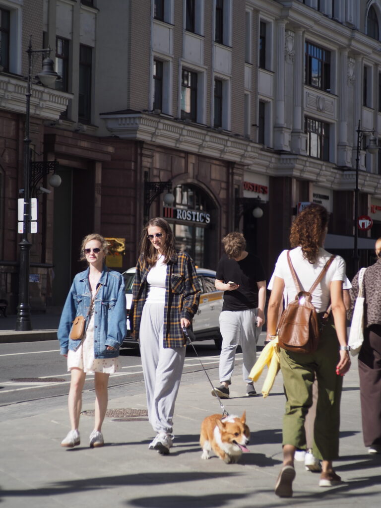 Street photo in Moscow, Russia by Revaz Rezo