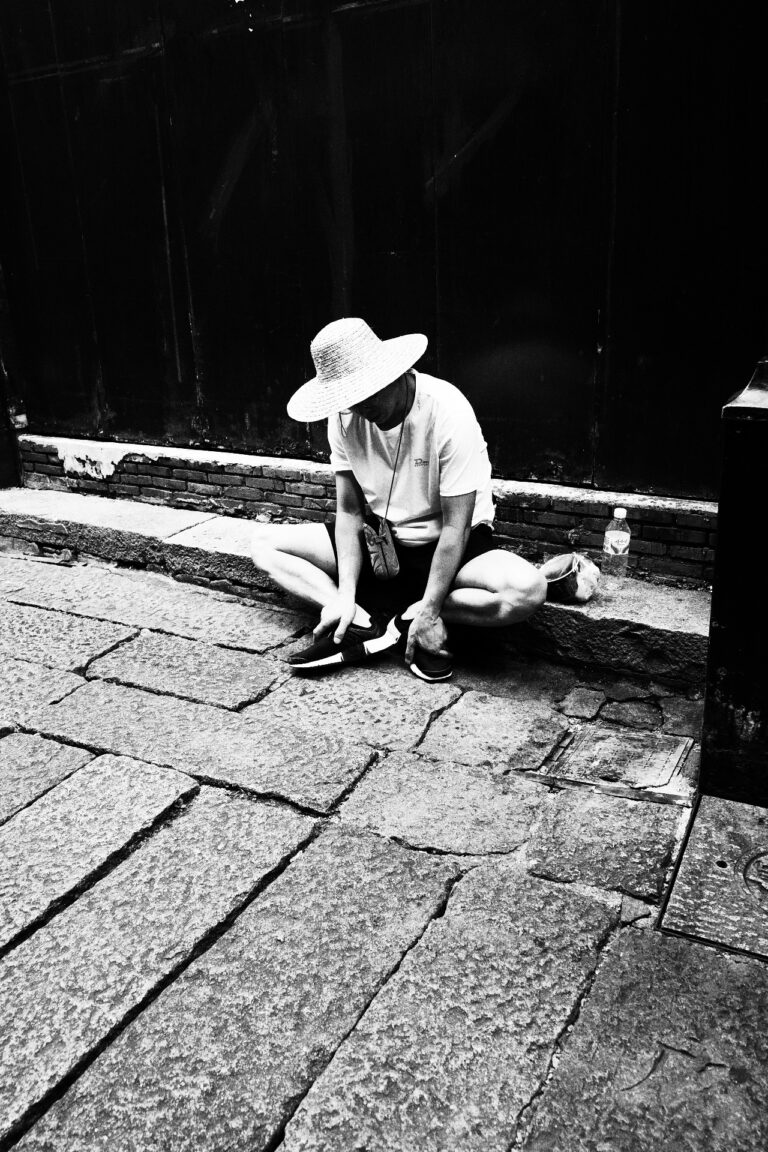 Photo by Nik TAN