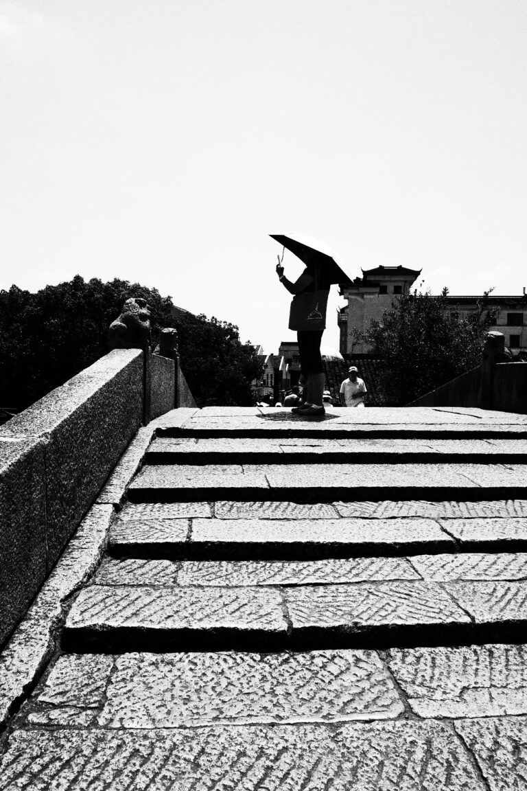 Photo by Nik TAN