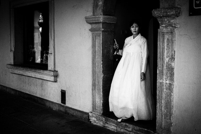 Photo by Jaroslaw Bu