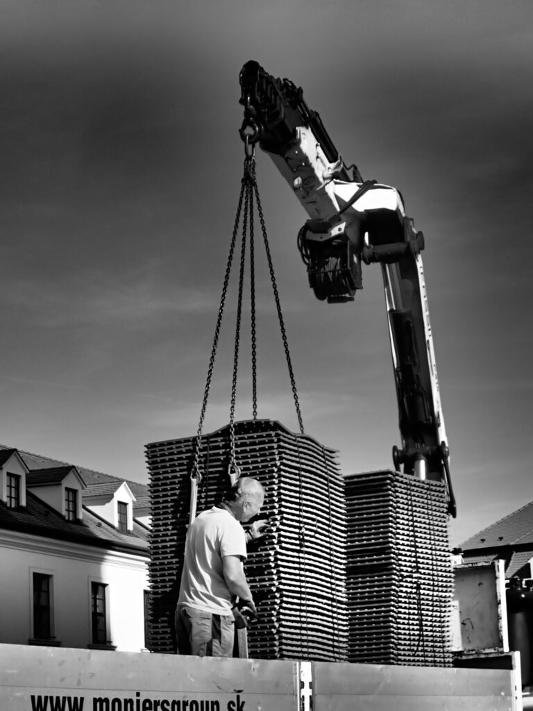 Photo by Nik TAN