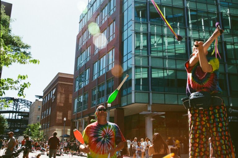 Street photo in Pittsburgh, United States by Keaton
