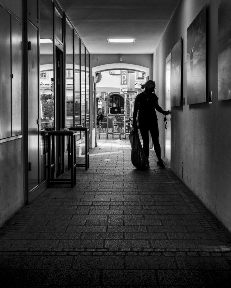 Photo by Johannes Pottfay