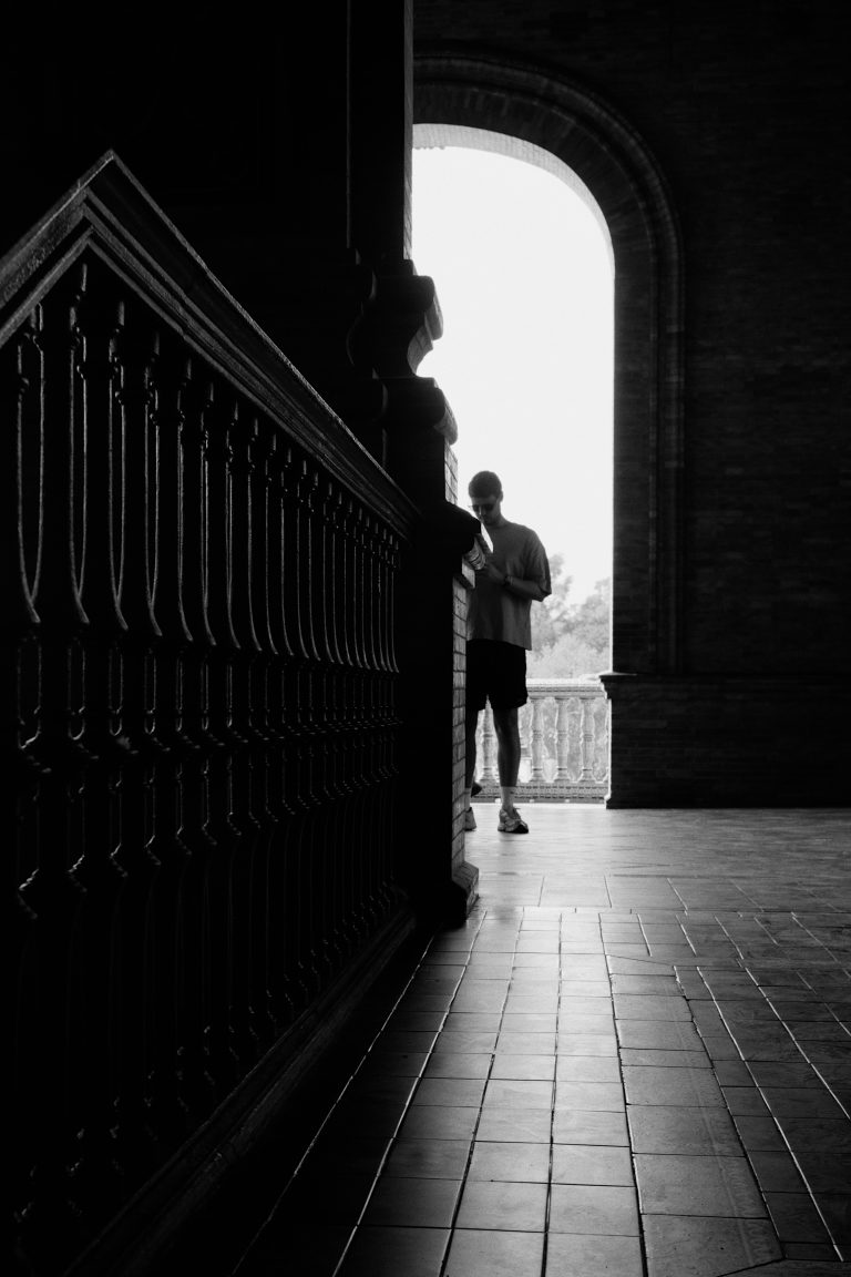 Street photo in Seville, Spain by Pascal Hoerner