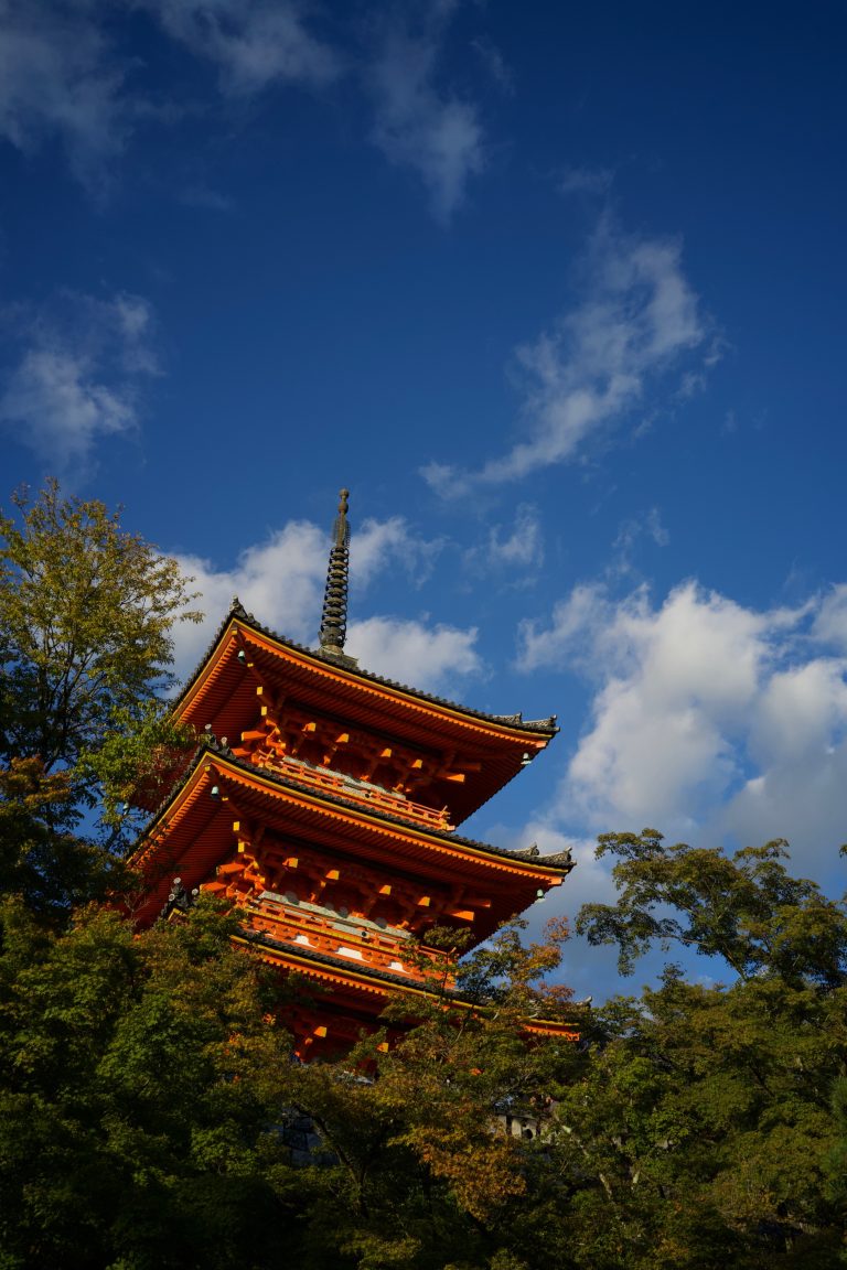 Street photo in Kyoto, Japan by Eiji Kuwahara
