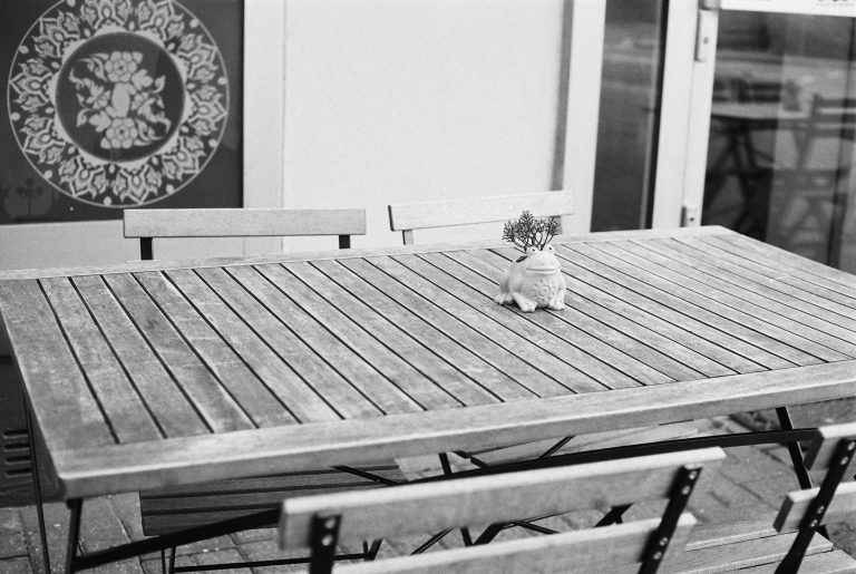 Street photo in Krefeld, Germany by Lothar Ahnert
