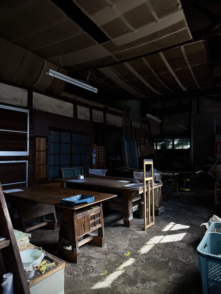 Street photo in Fukui, Japan by Eiji Kuwahara