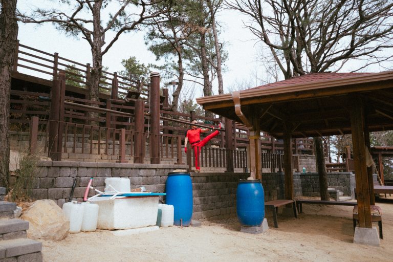 Street photo in Daegu, South Korea by Yong-moon Lee