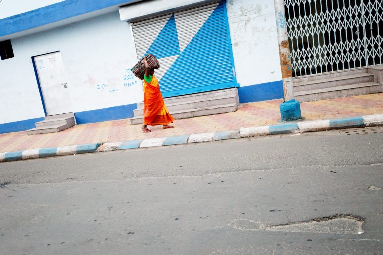 Street photo in Kolkata, India by Emm Vee