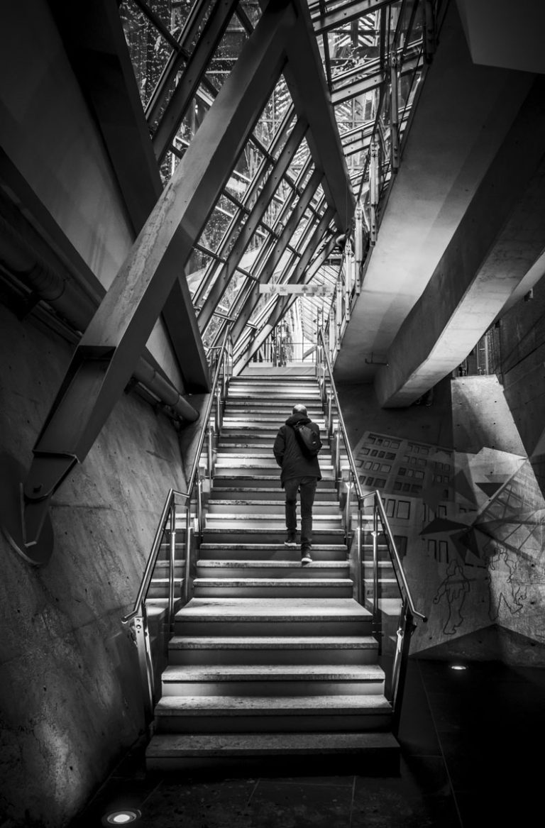 Street photo in Montreal, Canada by Charles R.