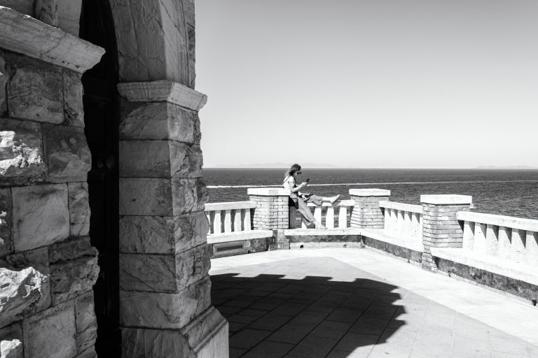 Street photo in Piombino, Italy by Thomas Bassetti