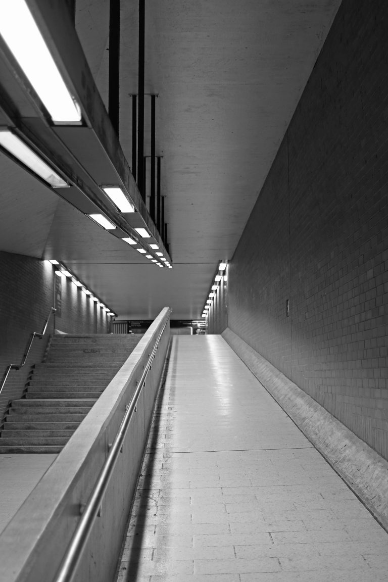 Street photo in Hanover, Germany by Joerg Sonntag