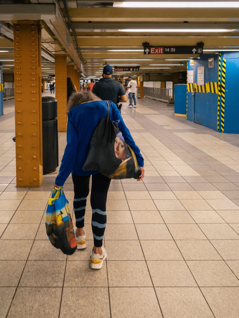 Street photo in New York, United States by Yong-moon Lee