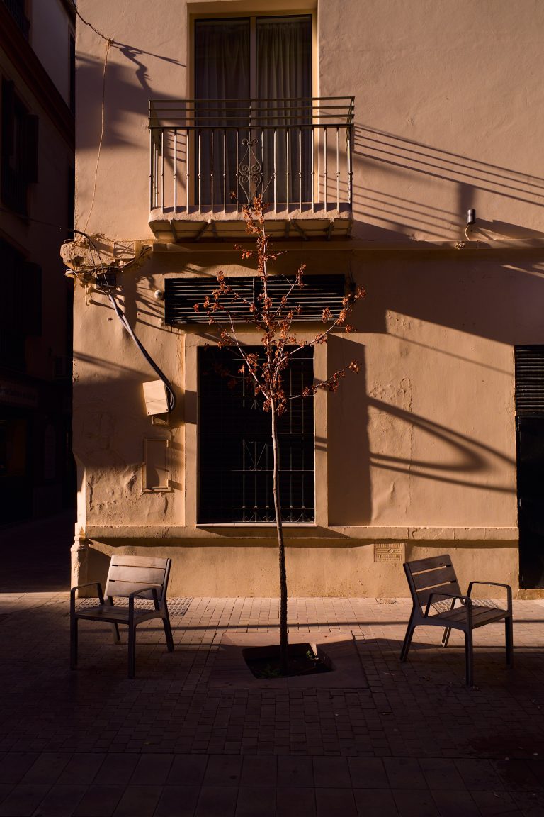 Street photo in Málaga, Spain by Pascal Hoerner