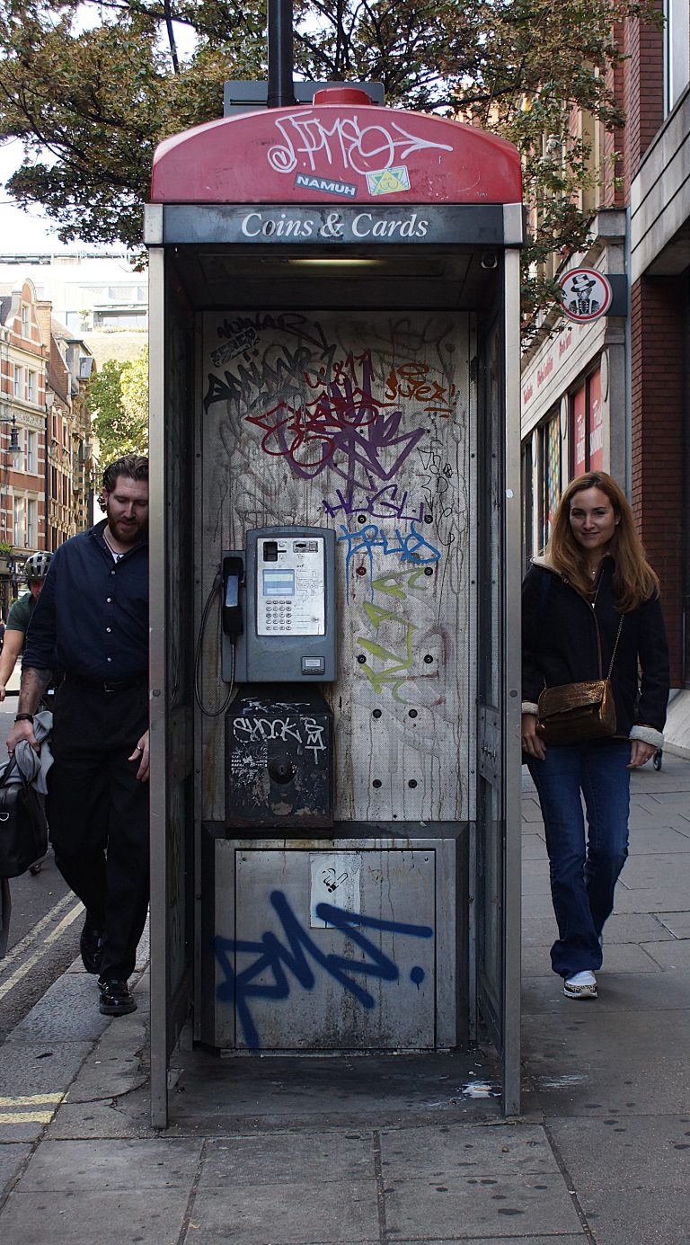 Street photo in London, United Kingdom by Josh Coote