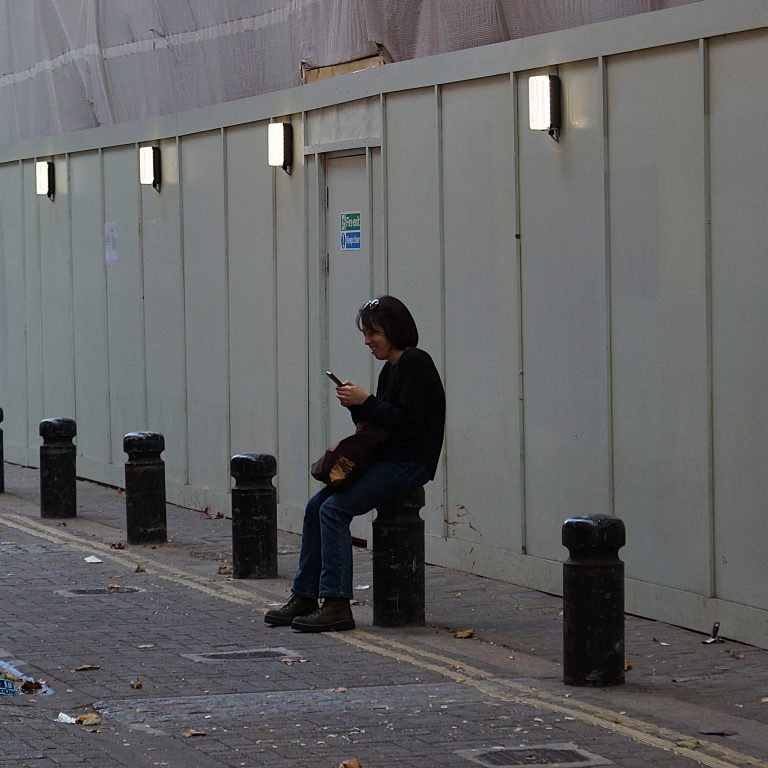 Street photo in London, United Kingdom by Josh Coote