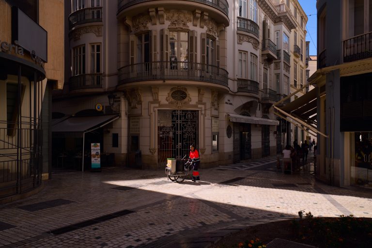 Street photo in Málaga, Spain by Pascal Hoerner