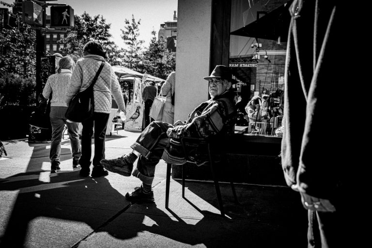 Street photo in New York, United States by Leo Crespo
