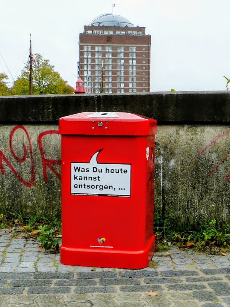 Street photo in Övelgönne, Germany by Michael Reinhard