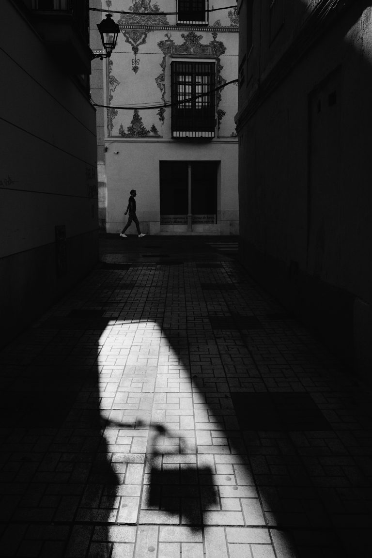 Street photo in Málaga, Spain by Pascal Hoerner